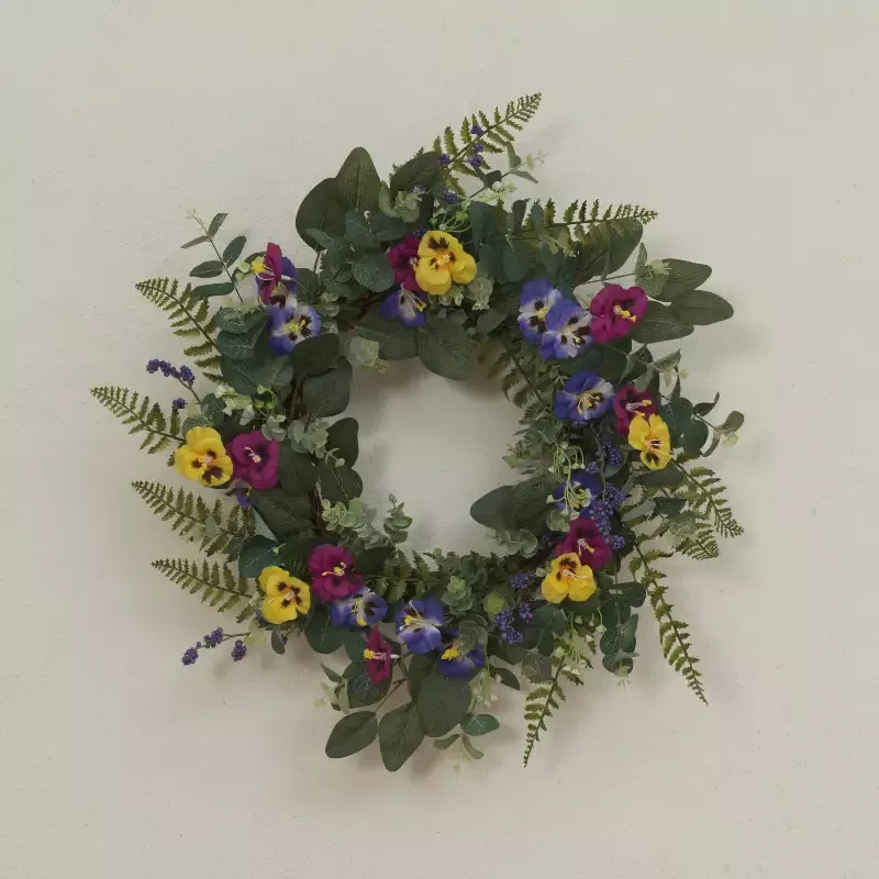 24″D Flower Wreath w/ Berry Accent