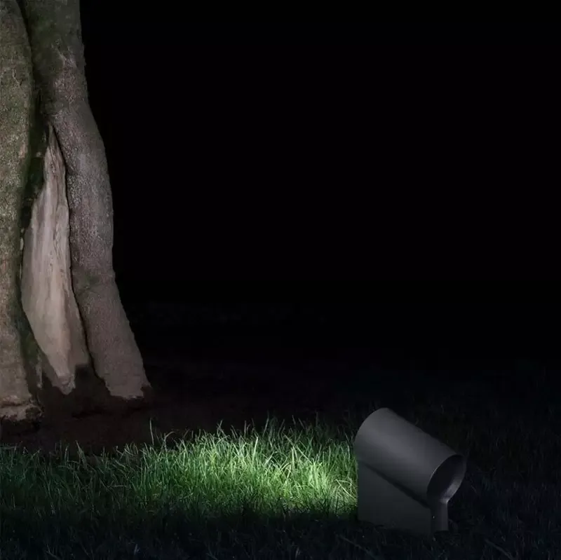 Artemide OBL001 Oblique 20W LED 2-Wire Dimmable Outdoor Light with Ground Spike