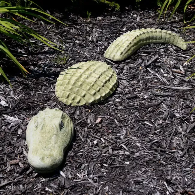 Athens Medium Gator Statue – Moss Green, 3-Piece Set