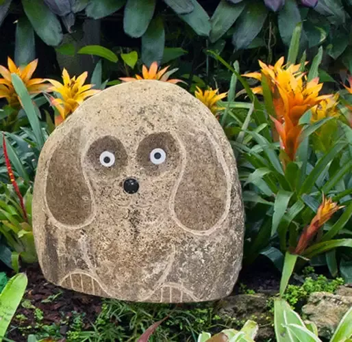 Hand Carved Natural Granite 12″H Boulder Stone Dog
