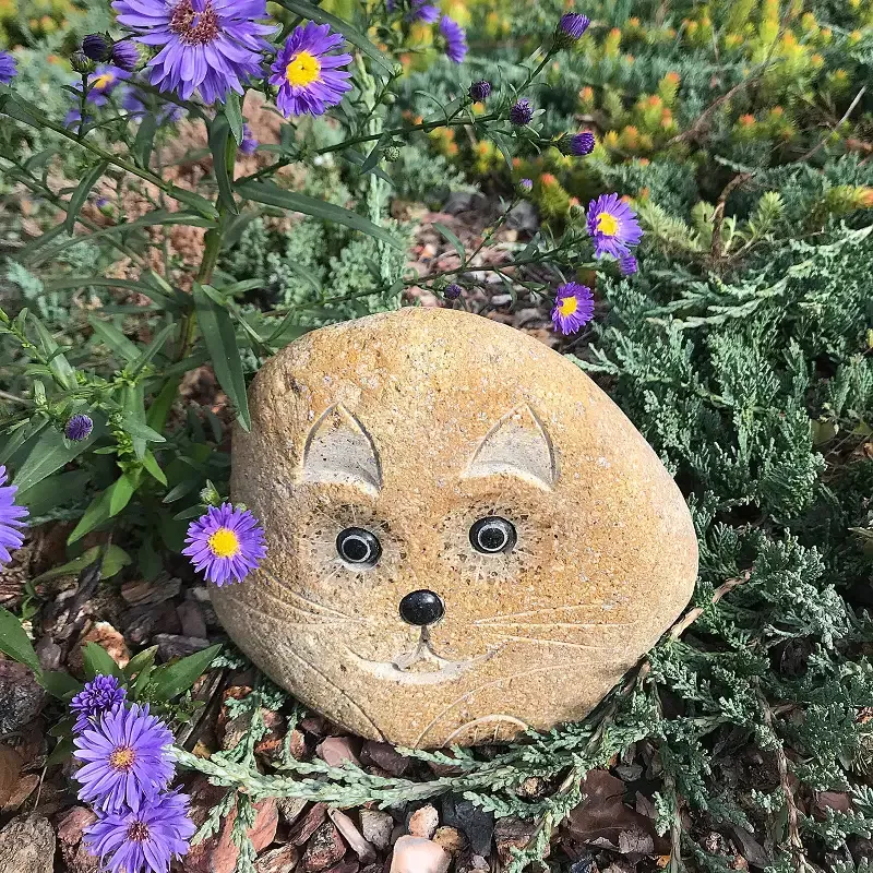 Hand Carved Natural Granite 6″H Boulder Stone Cat