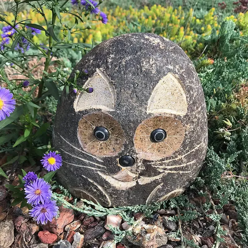 Hand Carved Natural Granite 8″H Boulder Stone Cat
