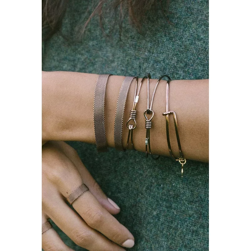 &Livy Love Knot Bangle Large Rose Gold