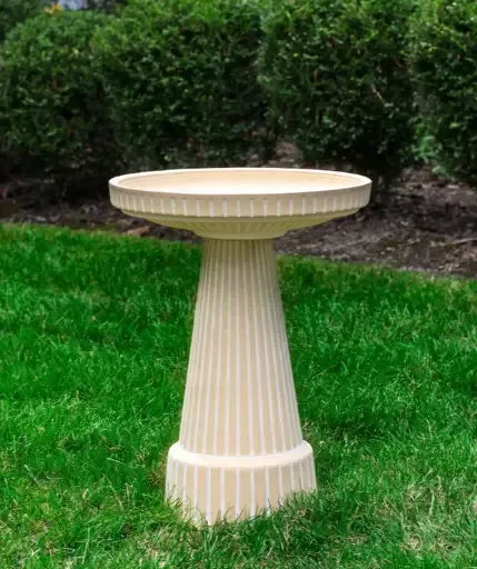 Universal Birdbath in Dove White
